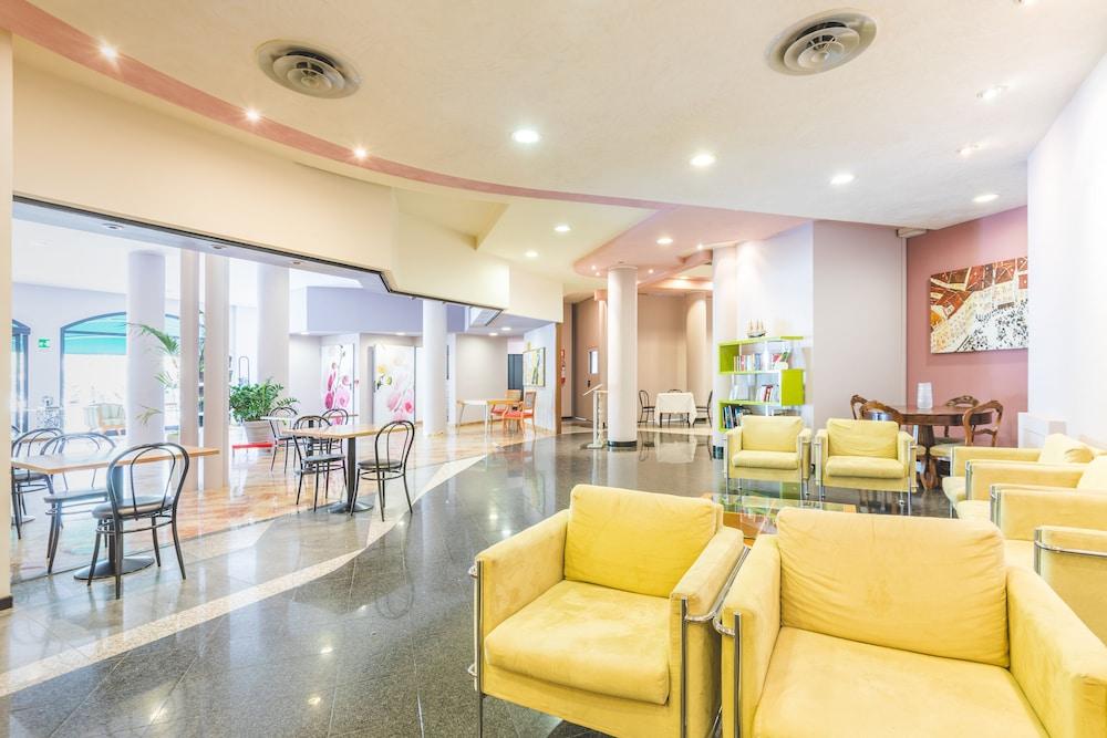 Al Fiore Hotel 3*